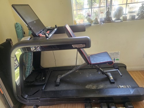 Technogym artist run treadmill - artist,