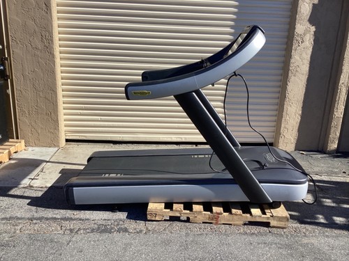 Technogym run 1000 treadmill - technogym,